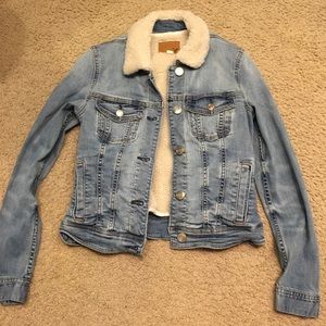American Eagle sherpa lined jean jacket